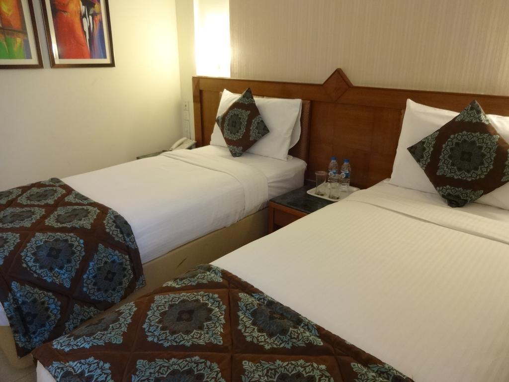 J P Cordial Hotel Bangalore Exterior foto